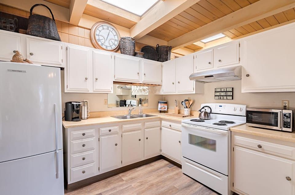 Two-Bedroom Apartment Apartment in Carmel by the Sea