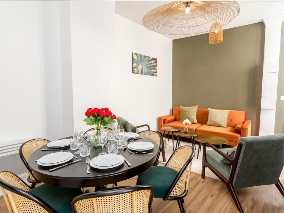 Living room, Dining area