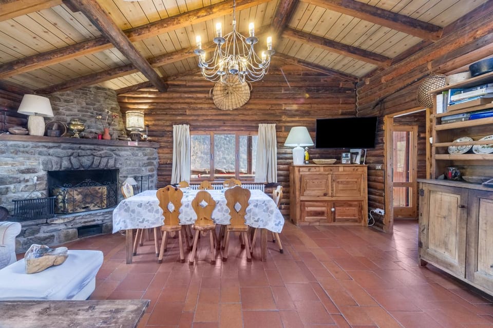 Property building, Living room
