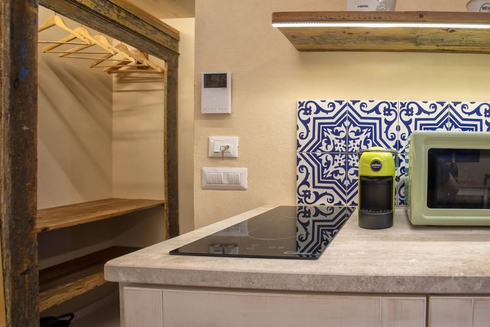 Suite Zaccaria:Exclusive Suite w/ private entrance Apartment in Alghero