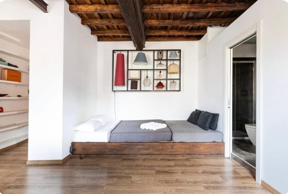 Bed, Photo of the whole room