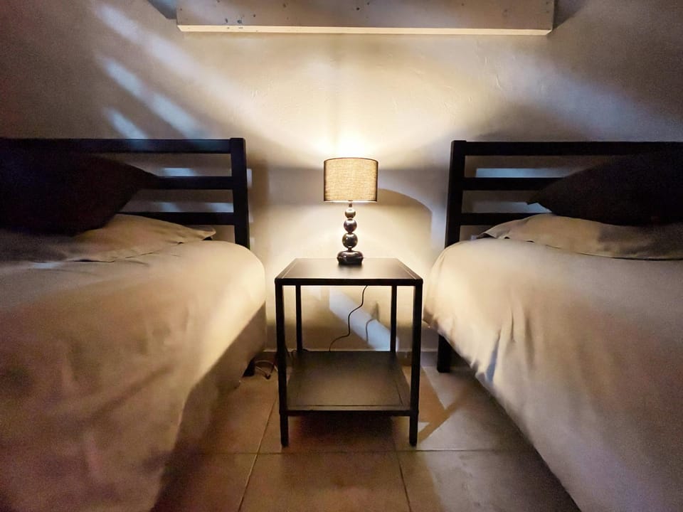 Bed, Night, Bedroom, air conditioner