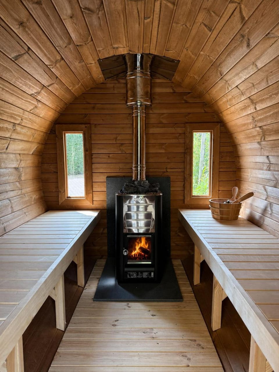 Villa Vera - Comfort, Space, Sauna & Hot Tub in Private Garden Villa in Zeewolde