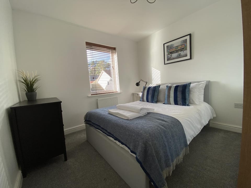 Bracknell Contemporary Stylish 3 bedroom in House in Bracknell
