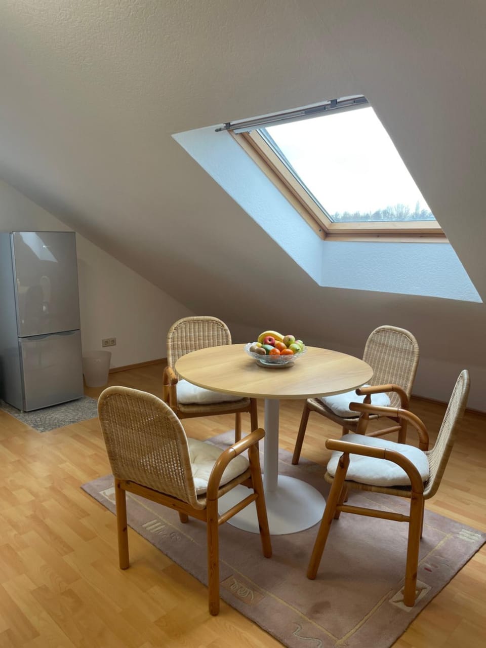 Kitchen or kitchenette, Seating area, Dining area