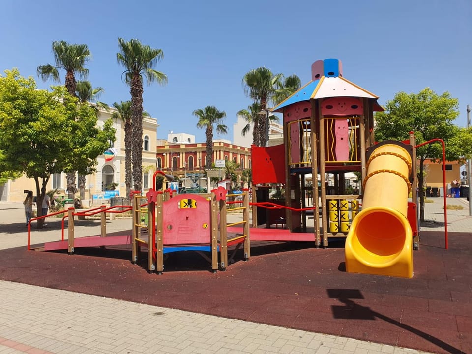 Day, Children play ground