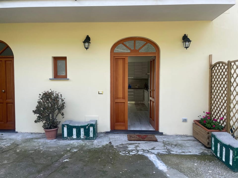 Facade/entrance, Day