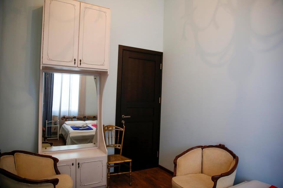 Seating area, Bedroom