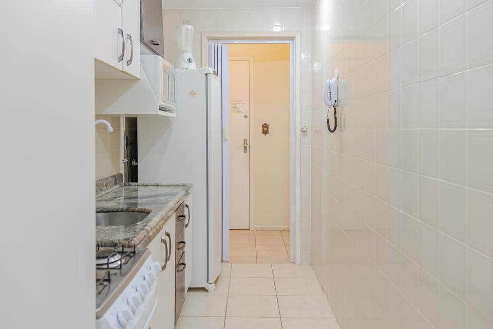 Apto na Rua 1200 a 100m da Praia P2189 Apartment in Camboriú