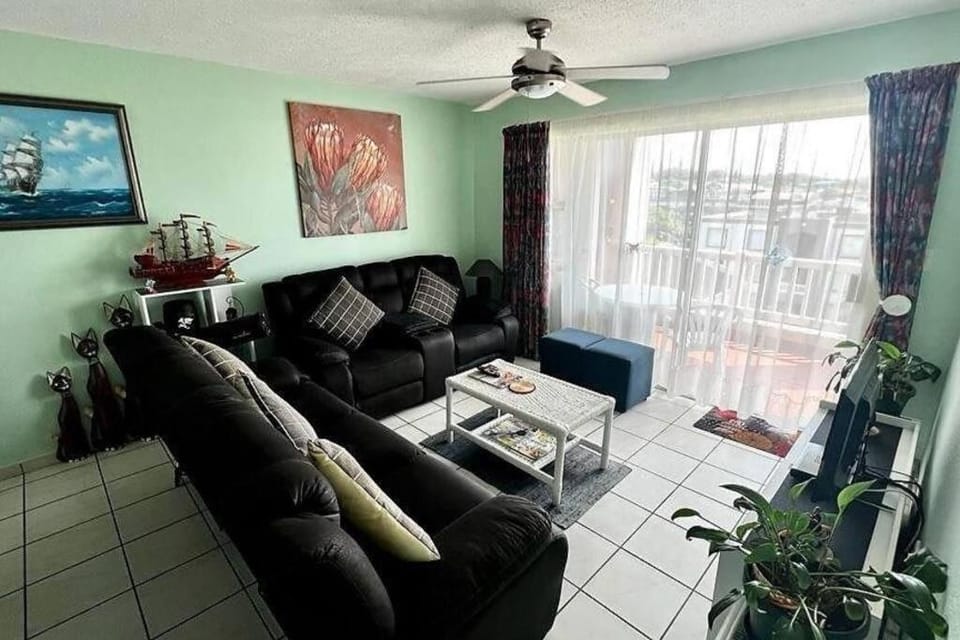 Seaview Beachfront Holiday Apartment - 164 Laguna La Crete Apartment in Margate