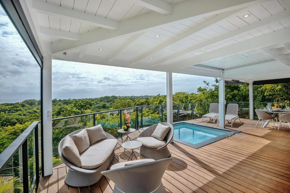 Natural landscape, Living room, Dining area, Pool view, Sea view, Swimming pool, sunbed