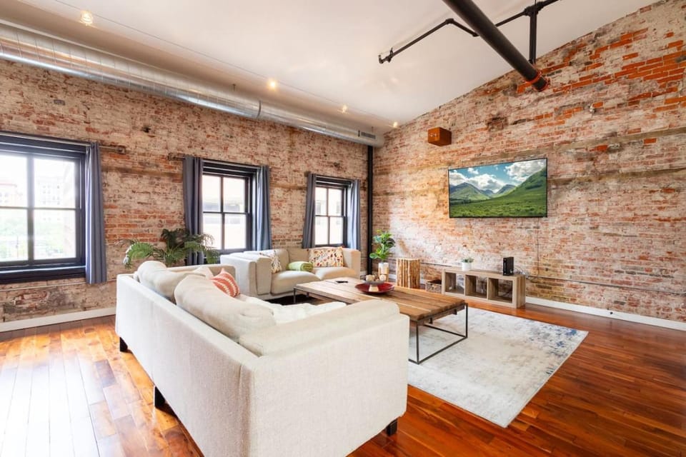 The Heritage Suite Residence near Liberty Bell House in Philadelphia