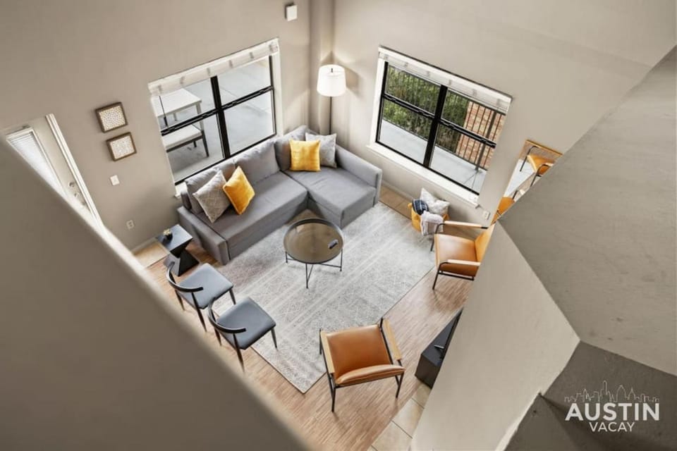 Perfect Location Near UT and Large Patio With A View Apartment in Austin