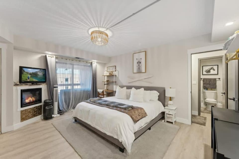 Ski-In Ski Out Luxury 1 Bd / 2 ba Condo House in Park City