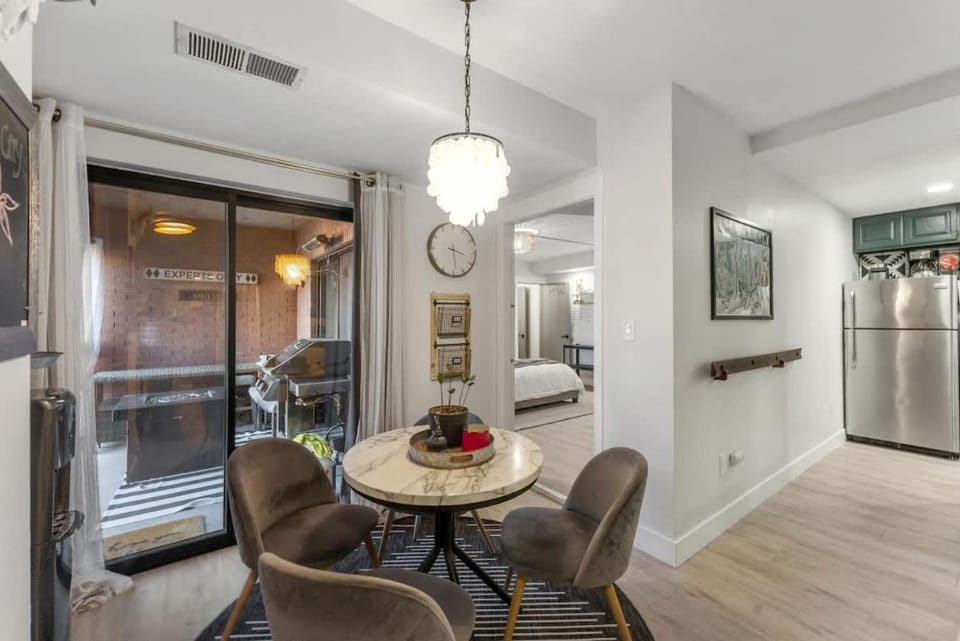Ski-In Ski Out Luxury 1 Bd / 2 ba Condo House in Park City