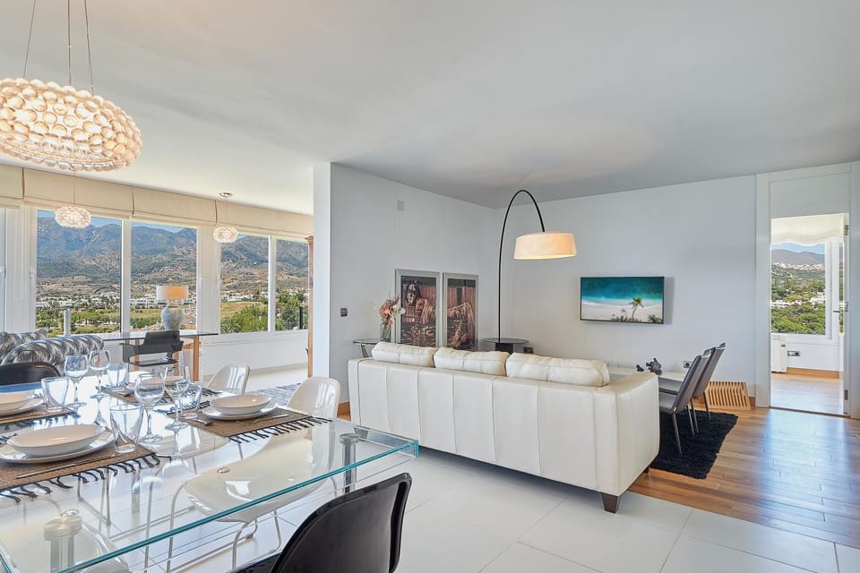 Natural landscape, TV and multimedia, Living room, Seating area, Dining area, Mountain view