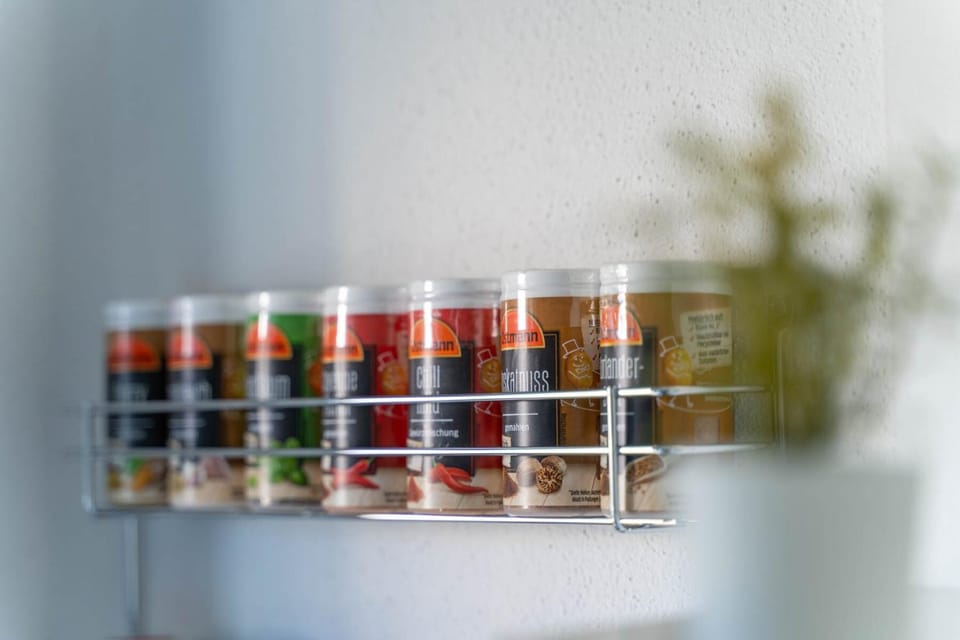 Kitchen or kitchenette, Food and drinks