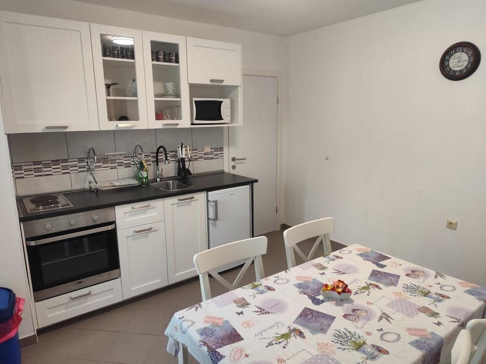 Apartman Maja Apartment in Lika-Senj County