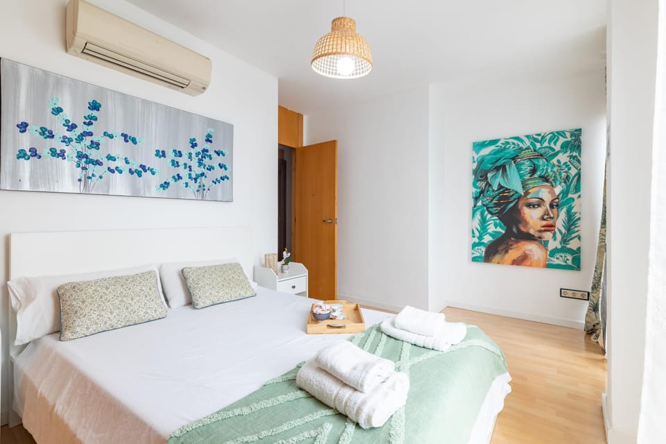 Penthouse Duplex in a 4 floors spanish house -8 min to center by Metro Apartment in Valencia