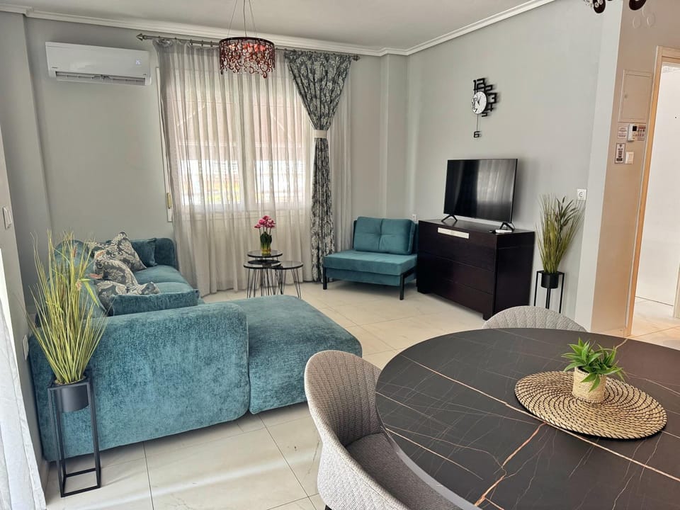 TV and multimedia, Living room, Seating area, air conditioner