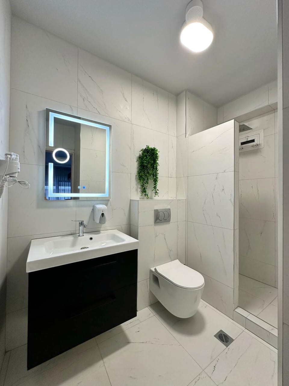 Shower, Toilet, Bathroom, heating, towels