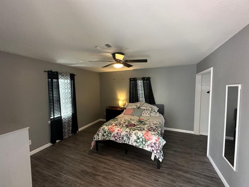 Bed, Bedroom, fireplace