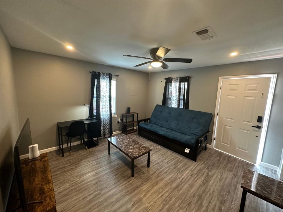 TV and multimedia, Living room, Seating area, fireplace