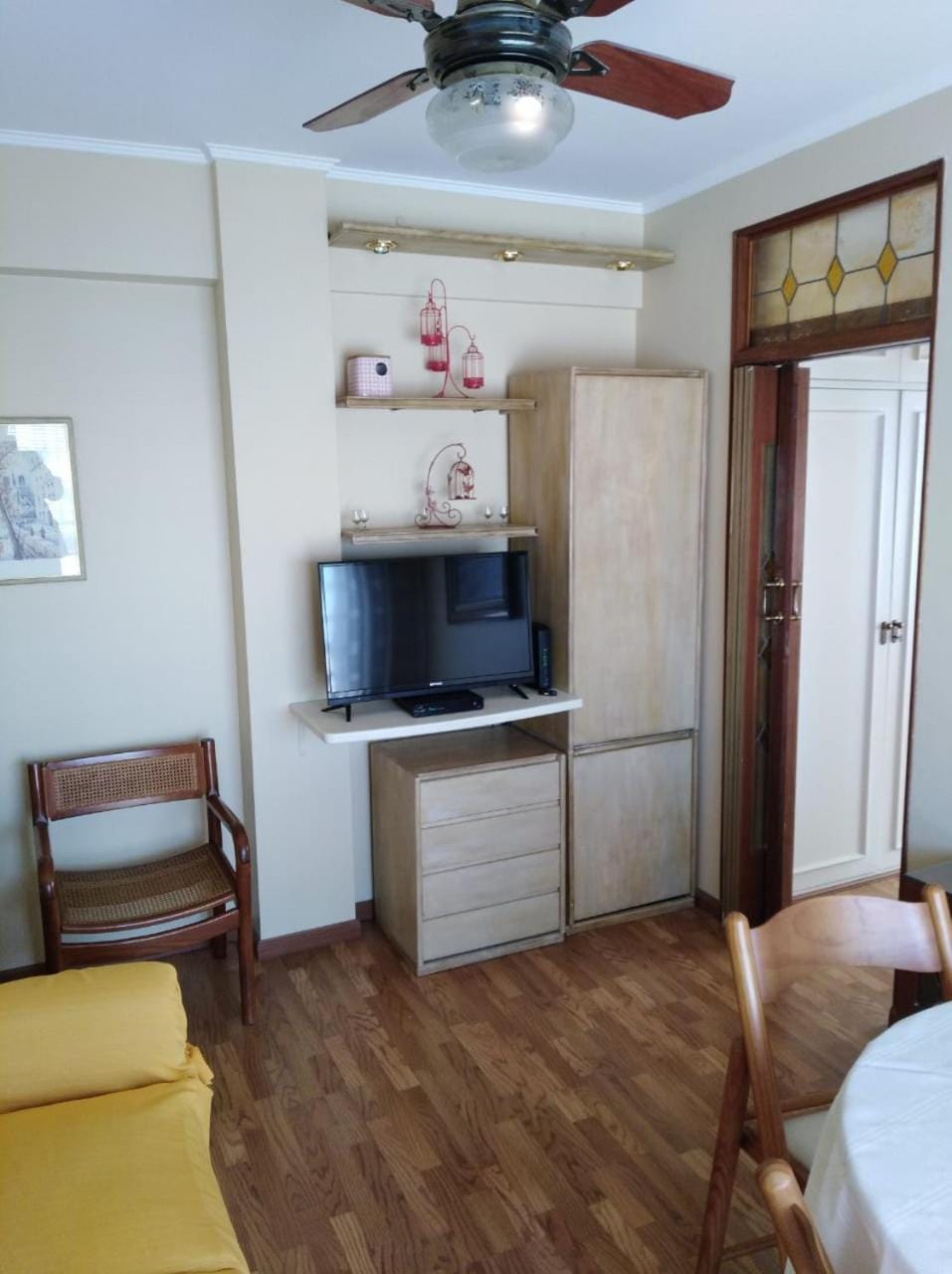 Seating area, fireplace