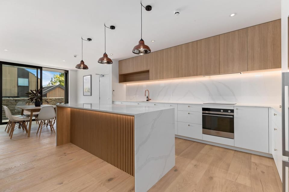 Kitchen or kitchenette, Dining area, dishwasher, minibar, pet friendly, stove, toaster
