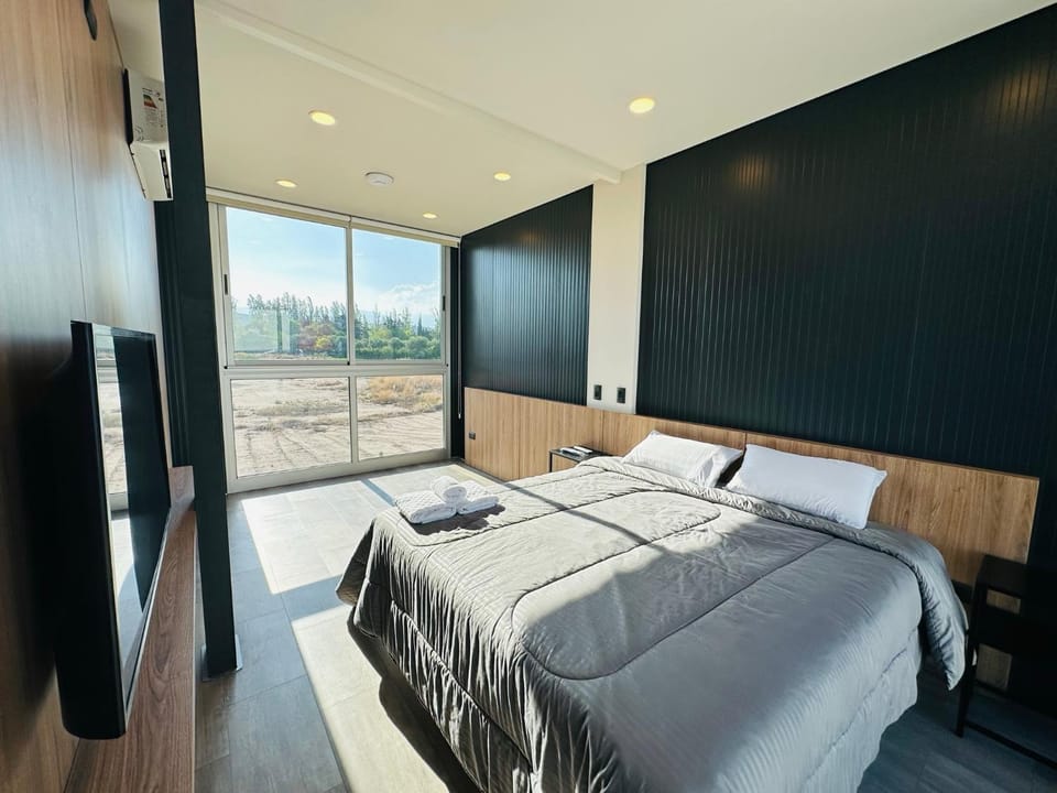 Photo of the whole room, Bedroom