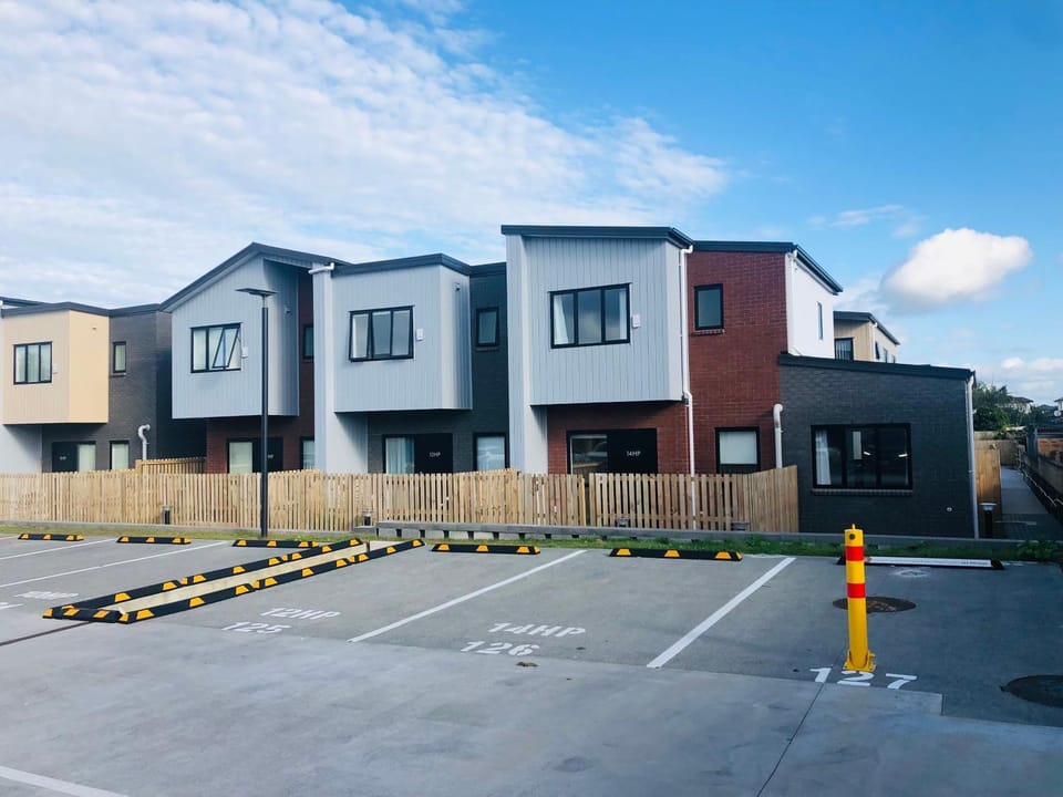 Cozy Brand New Townhouse 24 Villa in Auckland