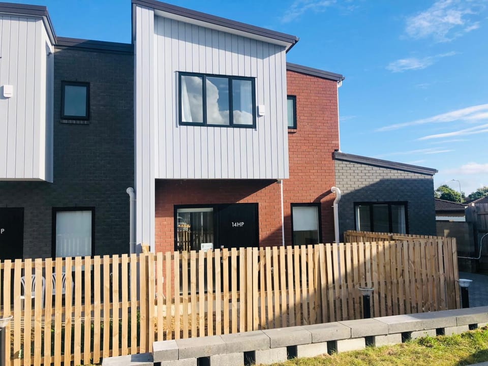 Cozy Brand New Townhouse 24 Villa in Auckland