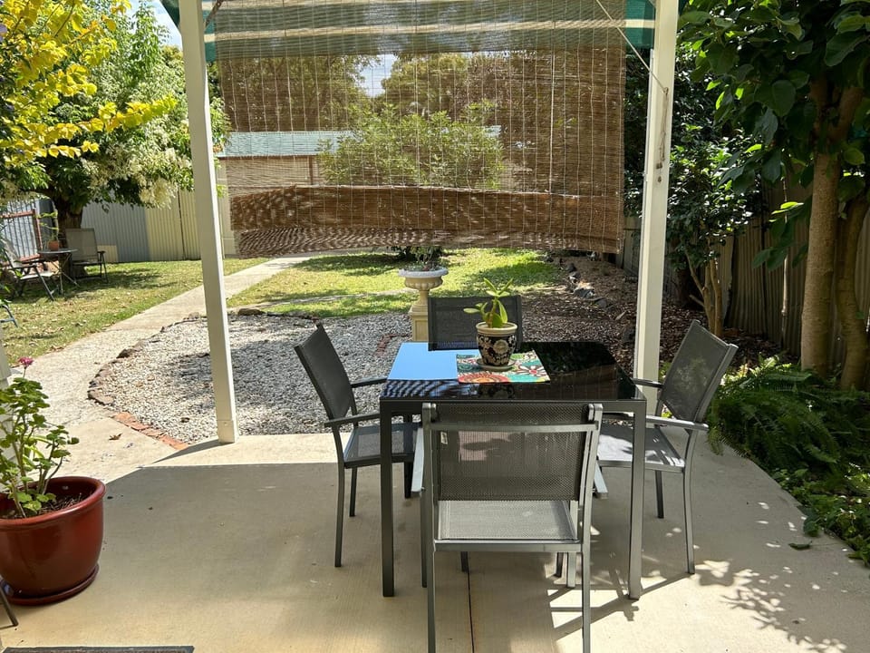 Dining area, Area and facilities