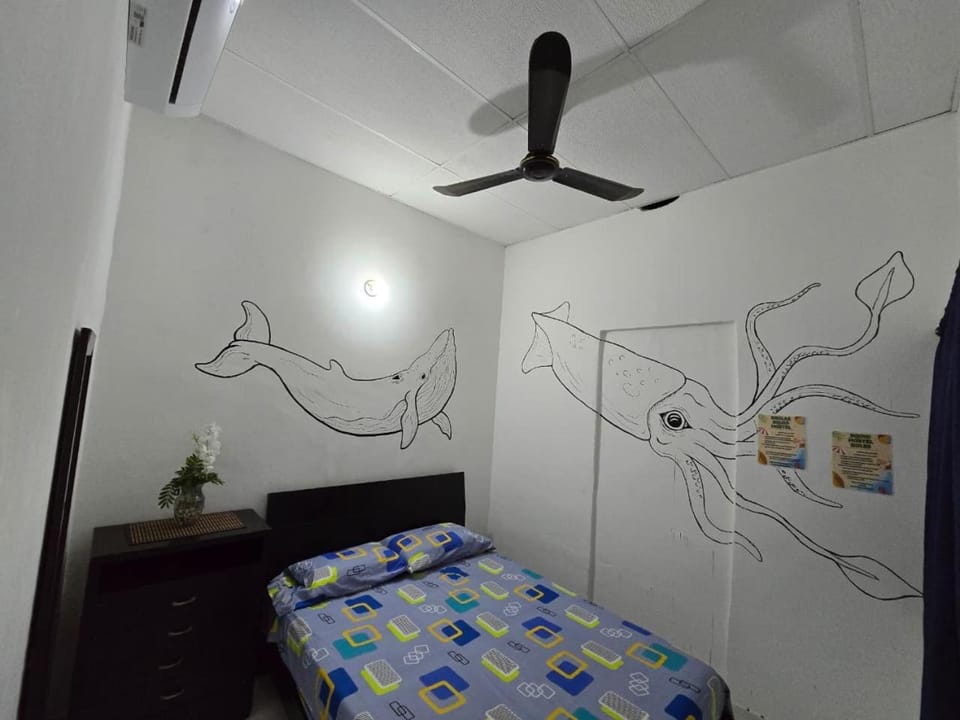 Bed, Photo of the whole room, Bedroom, air conditioner