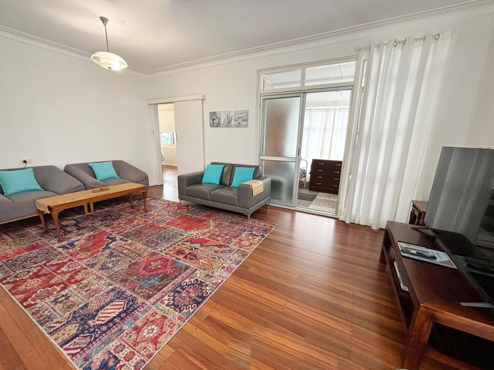 Conns Cottage - Bring your own linen House in South West Rocks