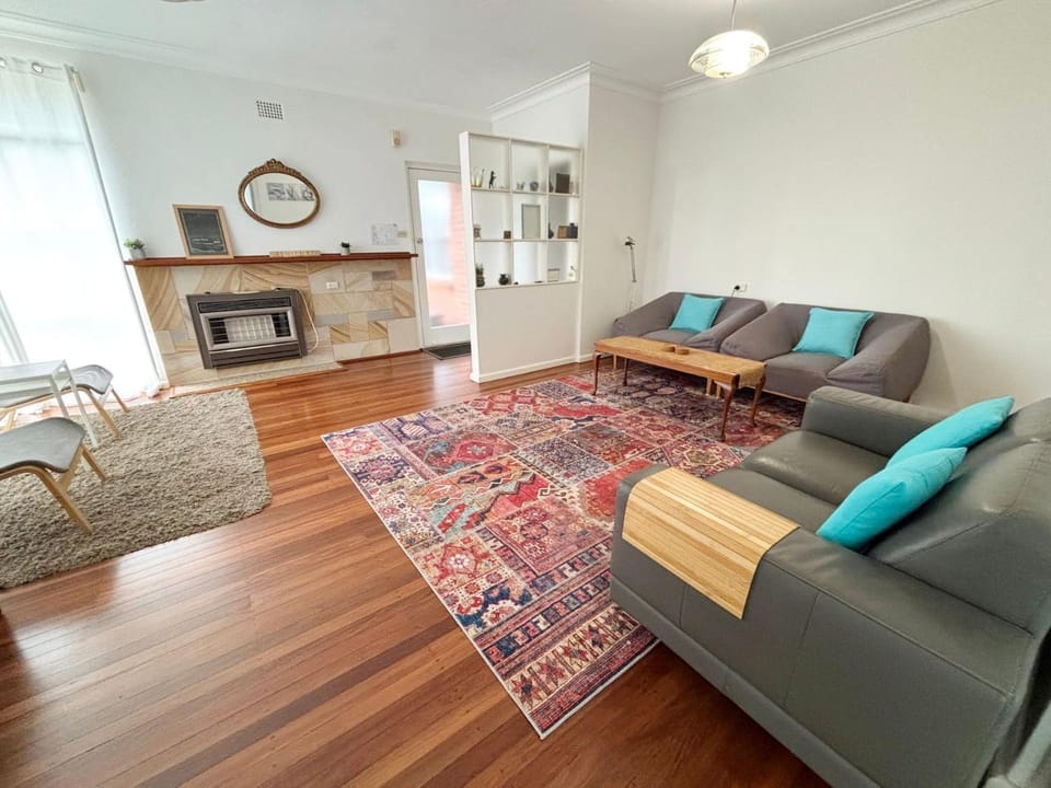 Conns Cottage - Bring your own linen House in South West Rocks