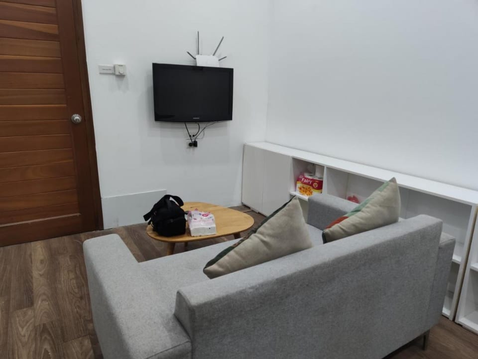 One bedroom apartment 40 Xuan Dieu Apartment in Hanoi