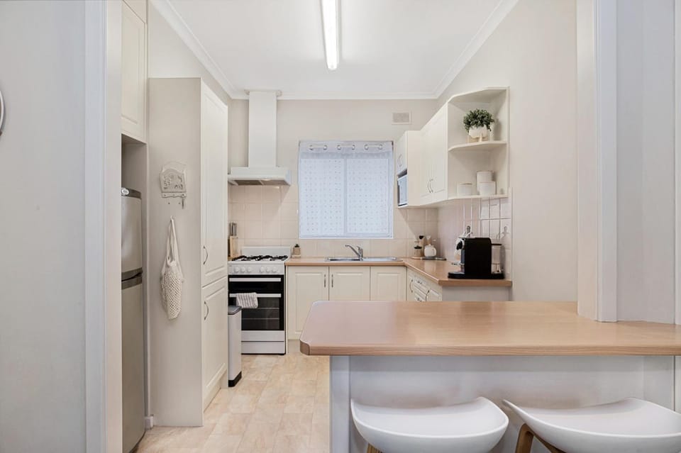 Coffee/tea facilities, Kitchen or kitchenette, oven, toaster