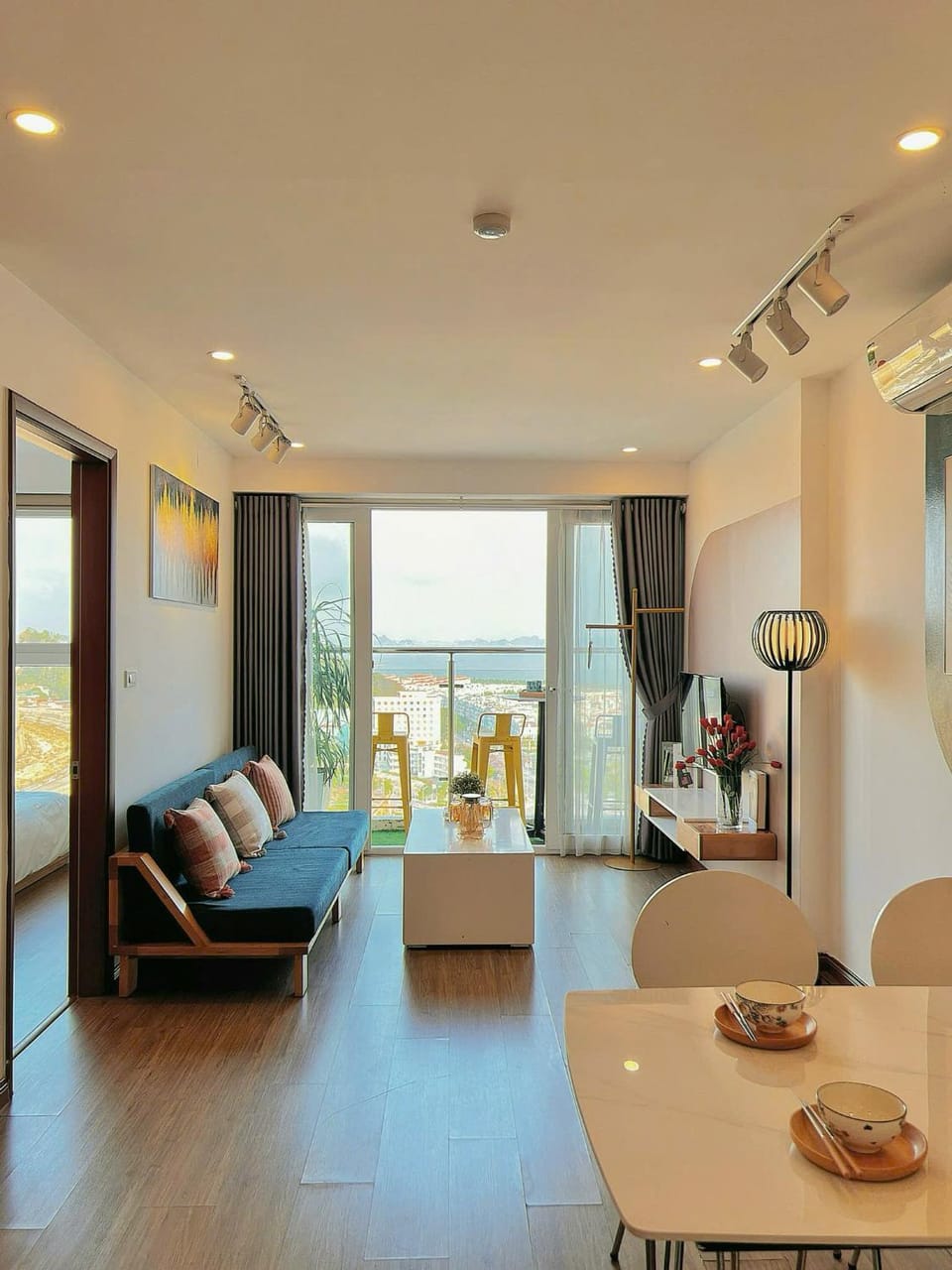 Living room, Photo of the whole room