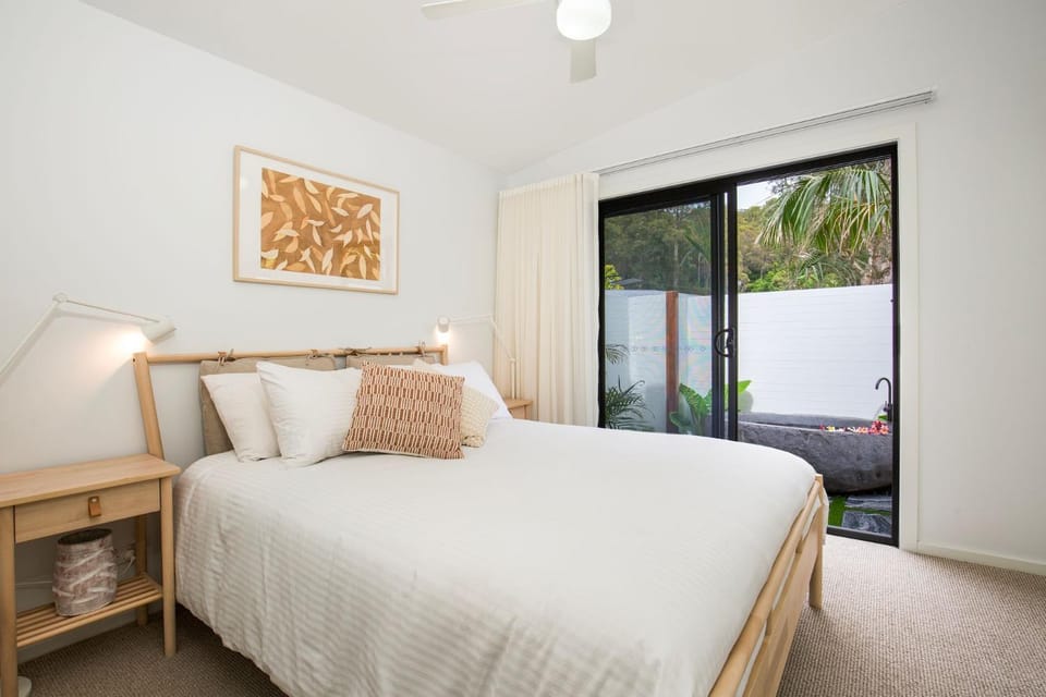 Rest Pet Friendly with Outdoor Bath 3 Mins Walk to Beach House in Patonga