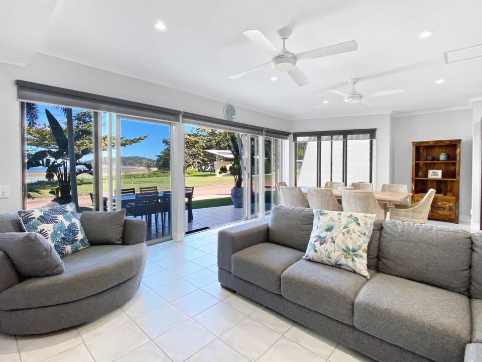 Magnetic Docks Townhouse 5 House in Queensland