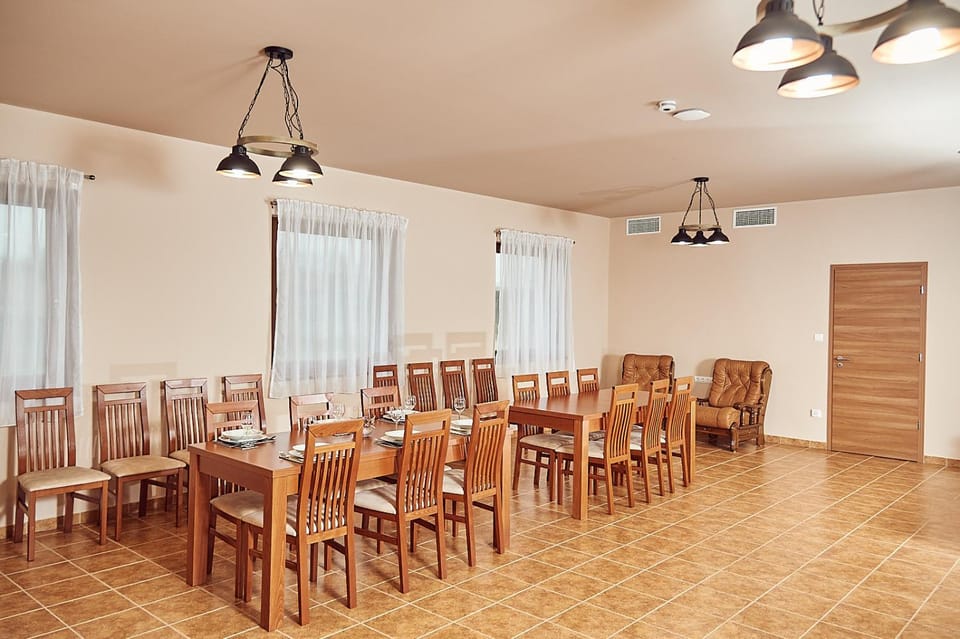 Restaurant/places to eat, Communal lounge/ TV room