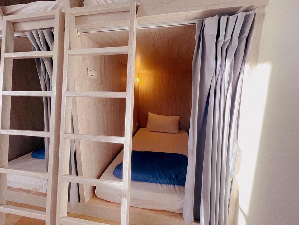 Bed, Bedroom, bunk bed
