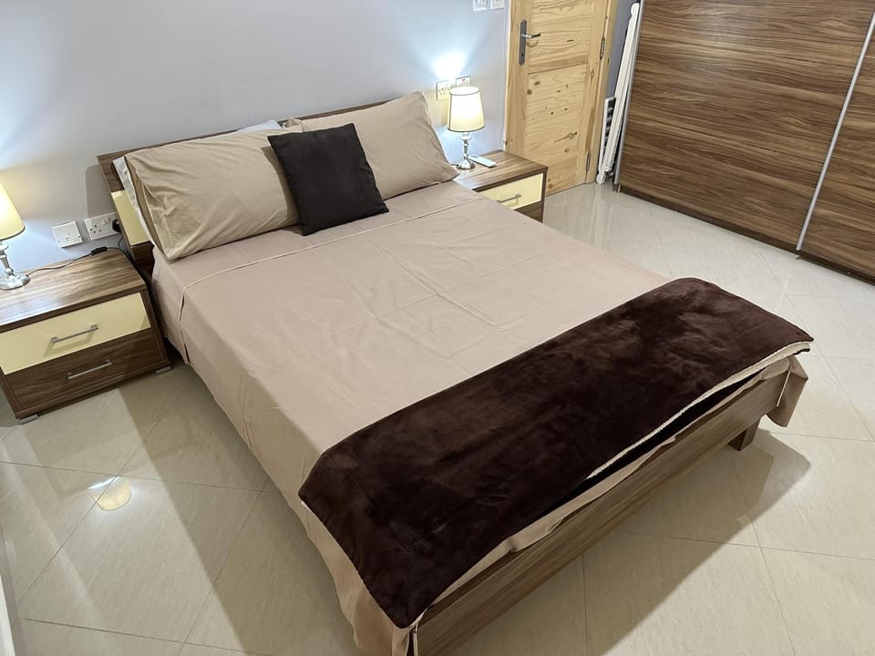 Ewa Apt - 3-Bed near Sliema - St Julians Seafront Apartment in Sliema