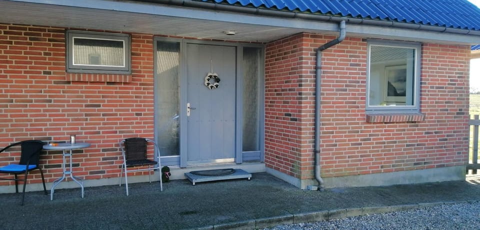 Facade/entrance, Day