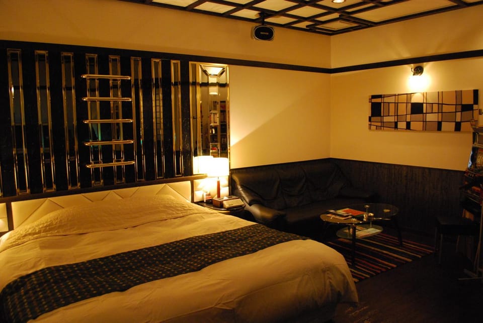 SKY JZauruss バズるホテル ,Dinosaur Love Hotel Love hotel in Japan