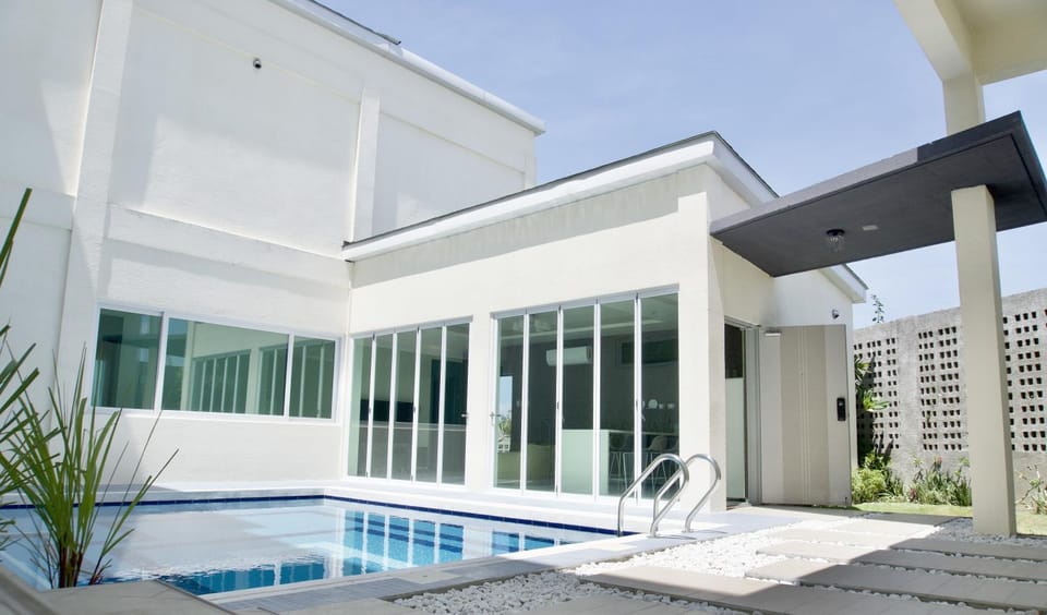 Property building, Swimming pool