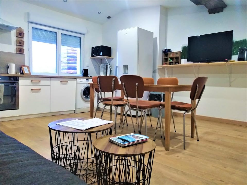 TV and multimedia, Kitchen or kitchenette, Living room, Seating area, Dining area, minibar, pet friendly