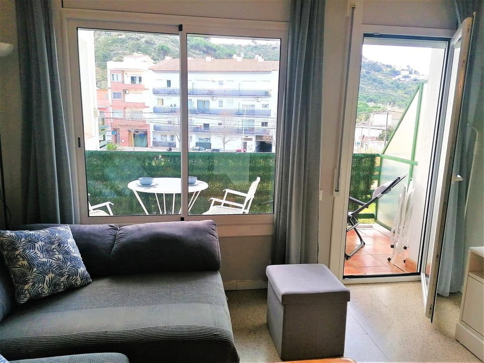 GLOBAL-IMMO 2195 LISBOA B 1 35 Apartment in Roses