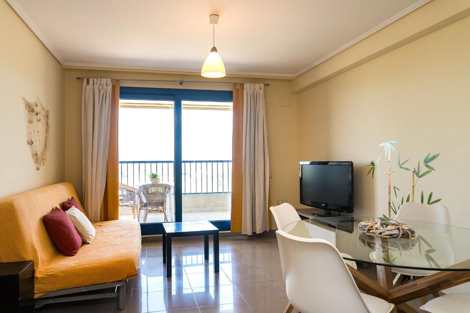 Communal lounge/ TV room, Living room, Dining area